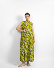 Load image into Gallery viewer, Easy Dress In Vintage Green
